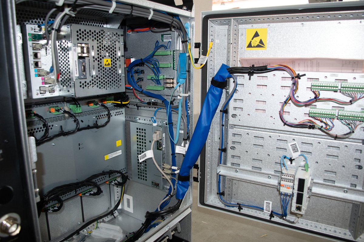 ABB IRB 2600 Industrieroboter inkl. Schaltschrank & Steuerpanel - #product_category# | KLEMA Maschinenhandel