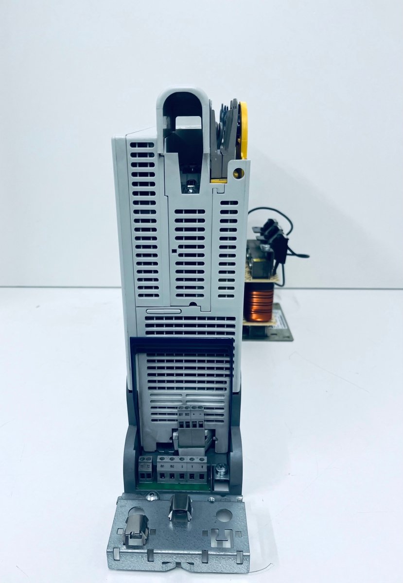 Lenze Single Drive Highline E94ASHE0074 Umrichter mit Transformer - #product_category# | KLEMA Maschinenhandel