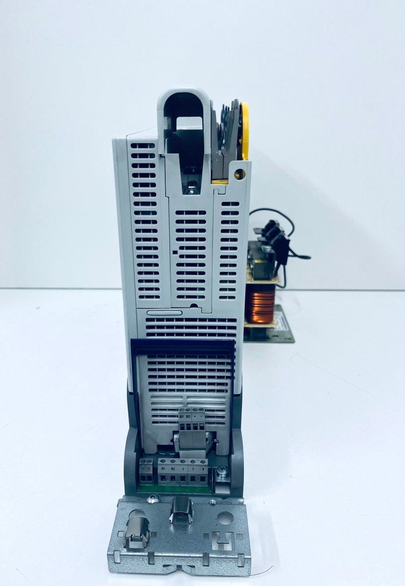 Lenze Single Drive Highline Umrichter E94ASHE0074 mit Transformer - #product_category# | KLEMA Maschinenhandel