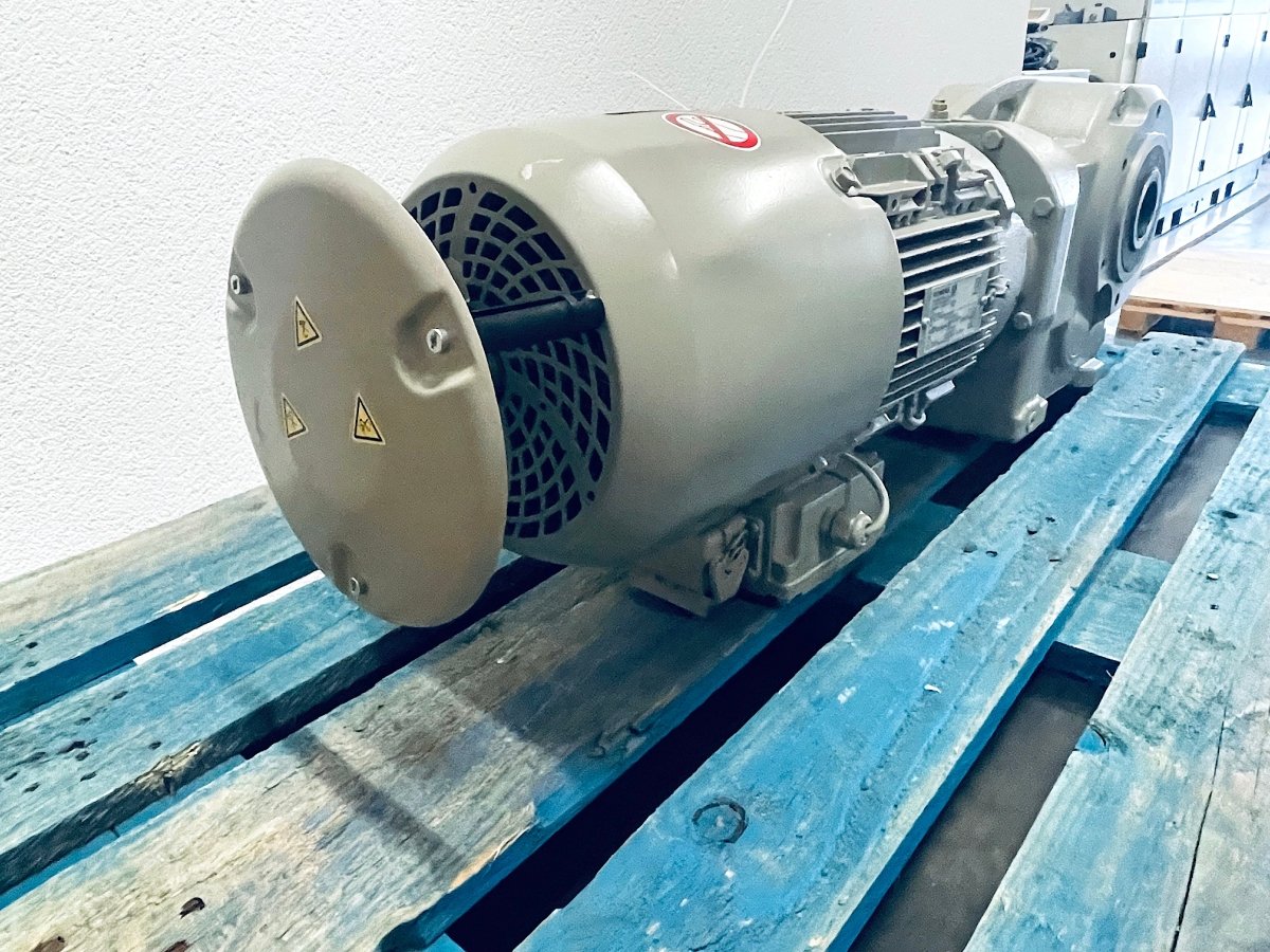 Siemens Elektromotor/ Getriebemotor KADS89 - LE112ME4E - L32NH - IN - #product_category# | KLEMA Maschinenhandel