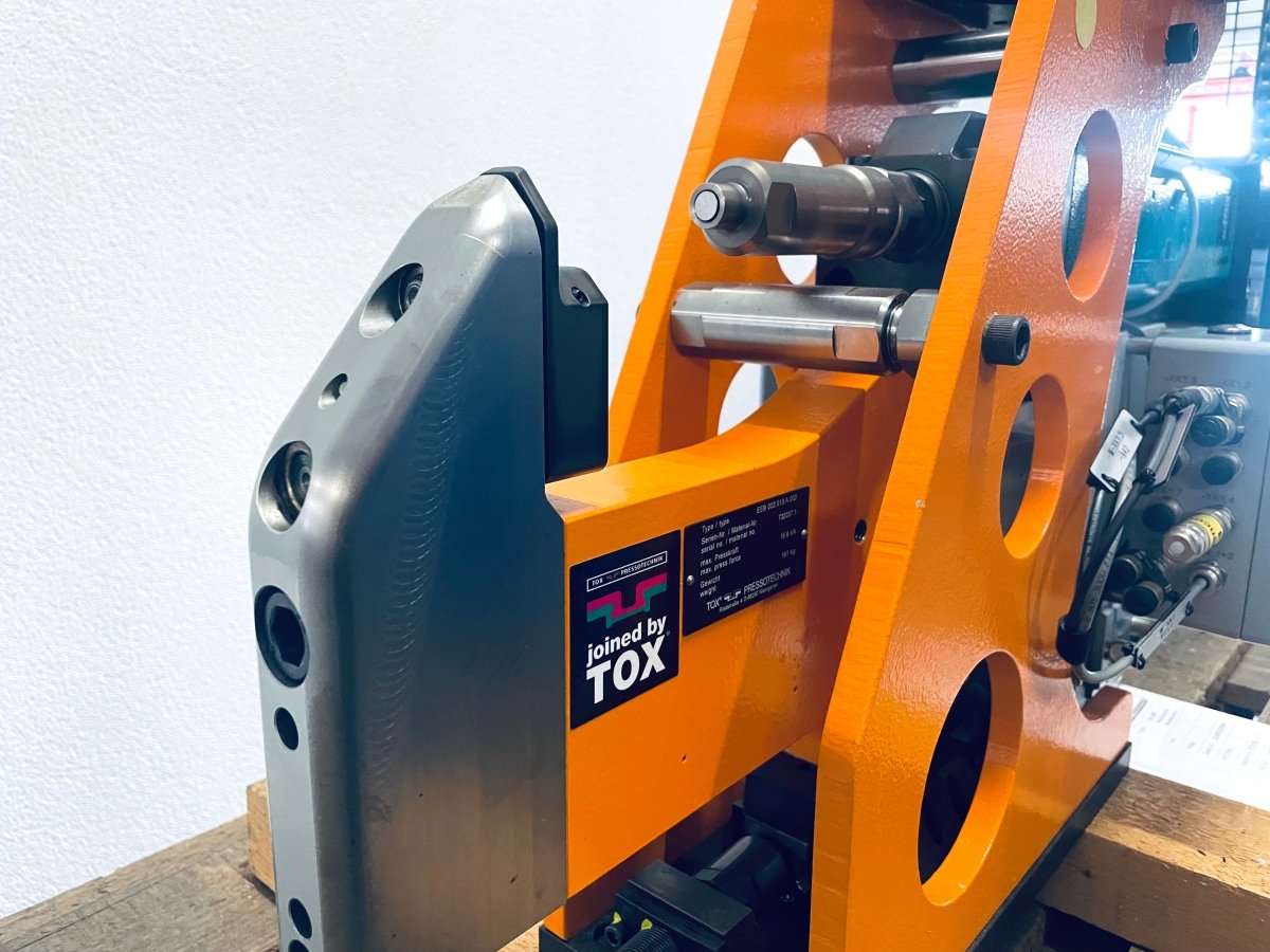 Tox Pressotechnik Clinchzange mit Servoantrieb EEB 002.010.A.002 - #product_category# | KLEMA Maschinenhandel