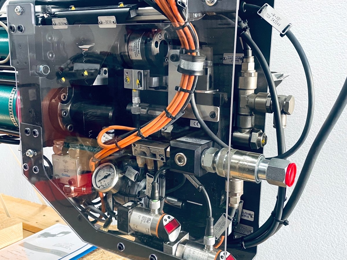 Tox Pressotechnik Hydropneumatische Clinchzange TZ 05.747894 - #product_category# | KLEMA Maschinenhandel