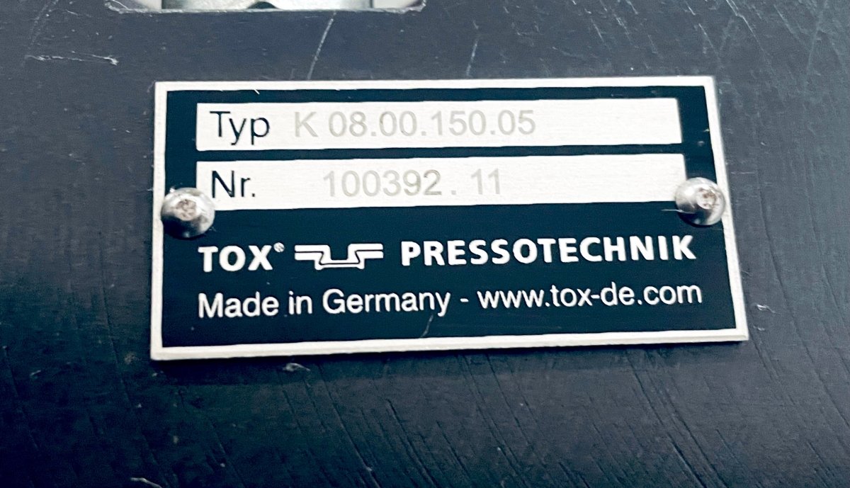 Tox Pressotechnik stationäre hydropneumatische Clinchzange K 08.00.150.05 - #product_category# | KLEMA Maschinenhandel