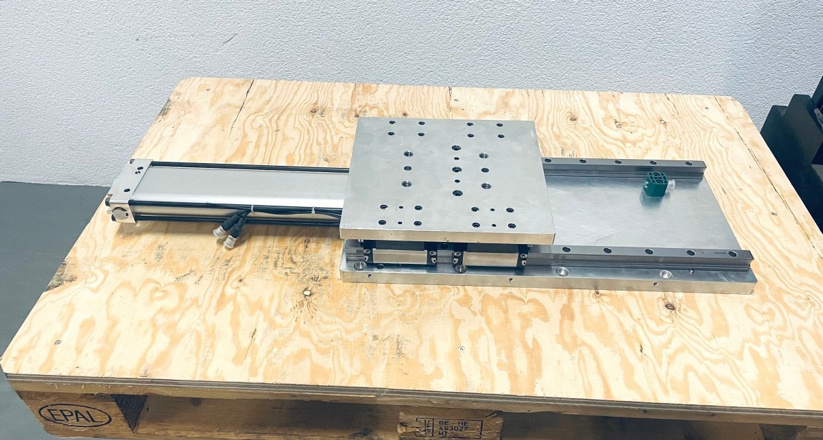 Tünkers Pneumatische Lineareinheit LE100 - 300 VRL SB T02 - 4 - 61 - 4 - #product_category# | KLEMA Maschinenhandel