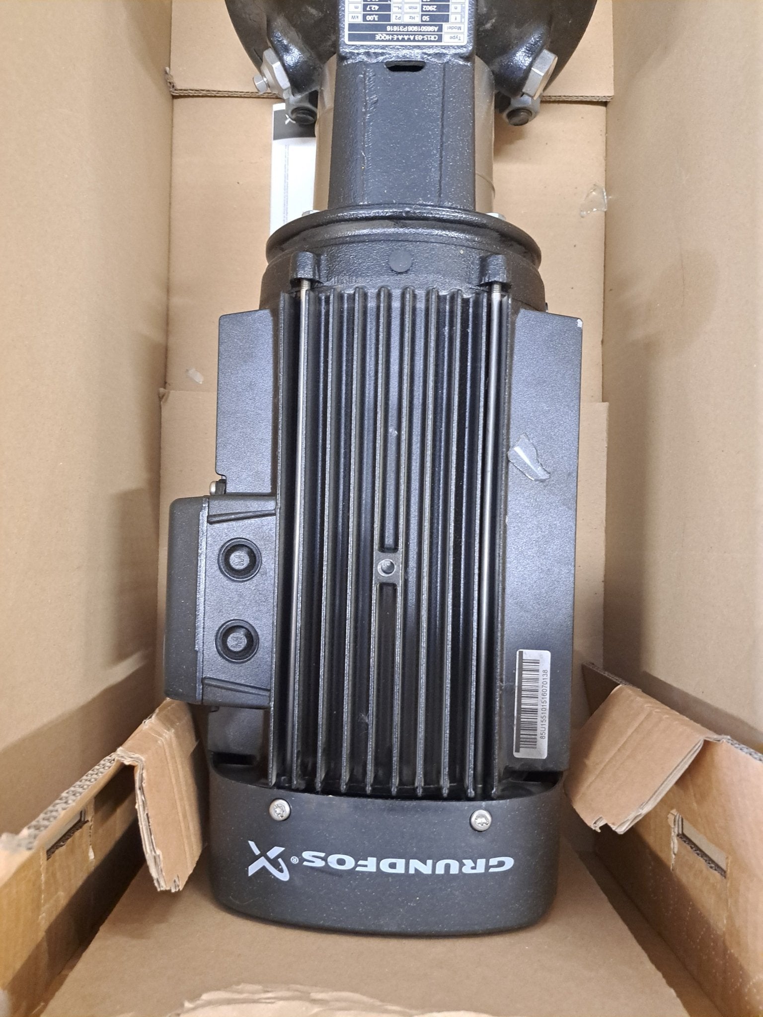 Grundfos Vertikale mehrstufige Kreiselpumpe CR 15-3 A-A-A-E-HQQE - #product_category# | Klenk Maschinenhandel