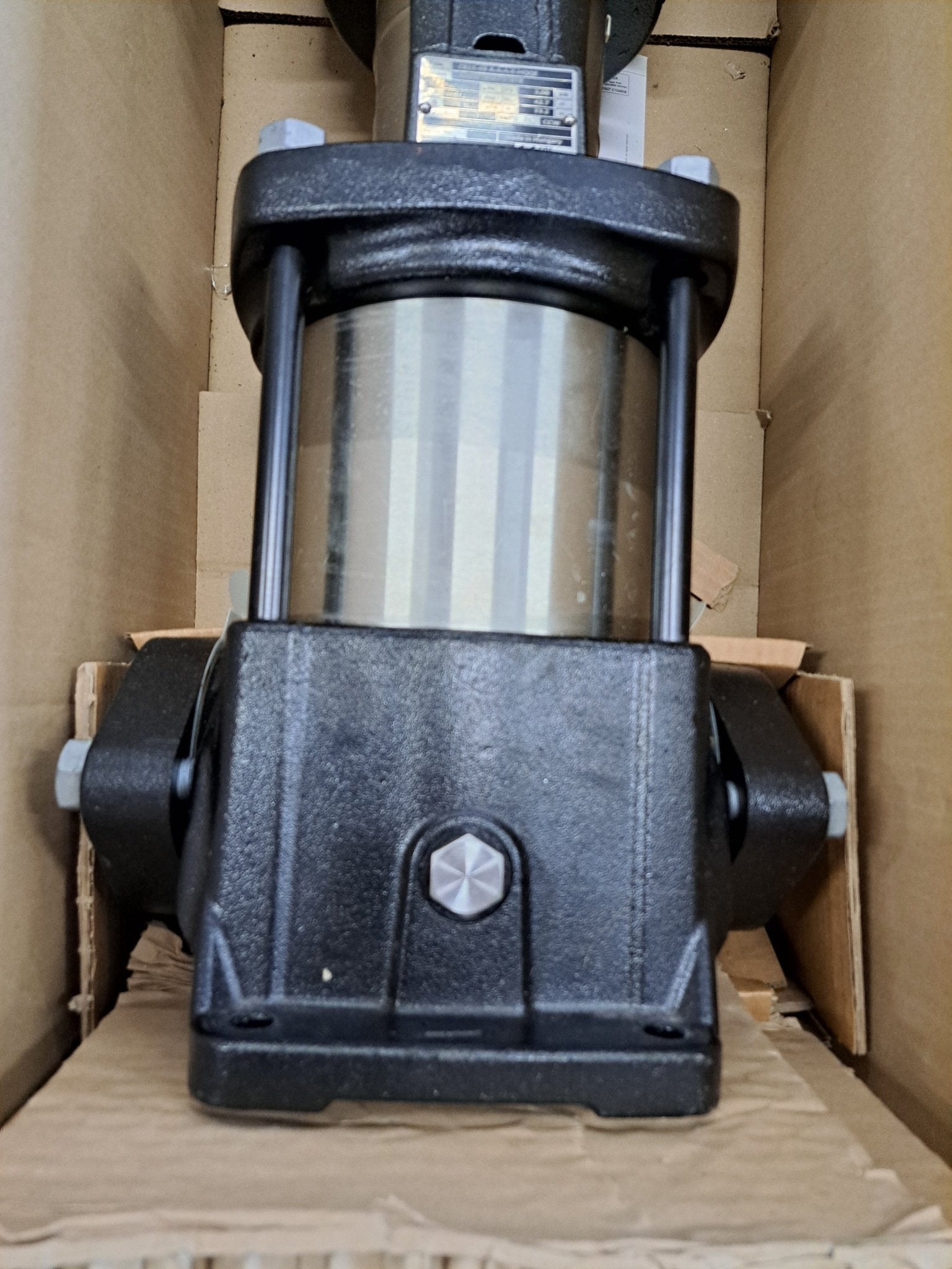 Grundfos Vertikale mehrstufige Kreiselpumpe CR 15-3 A-A-A-E-HQQE - #product_category# | Klenk Maschinenhandel