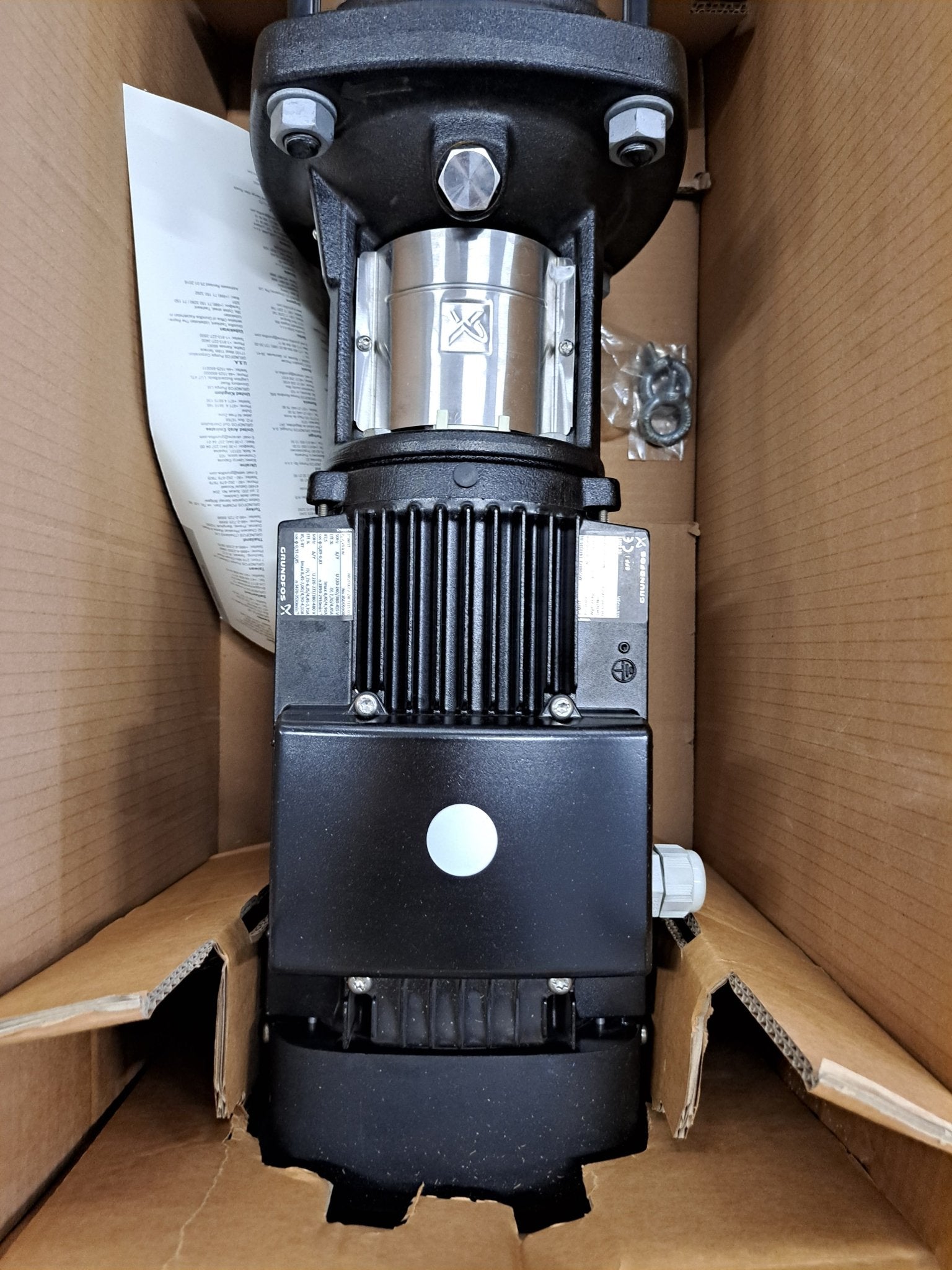 Megafixx Kreiselpumpe HMC6SC – 1350 W, 6,5 Bar, 6 Edelstahl-Laufräder – Förderhöhe 65 M, 6600 L/h