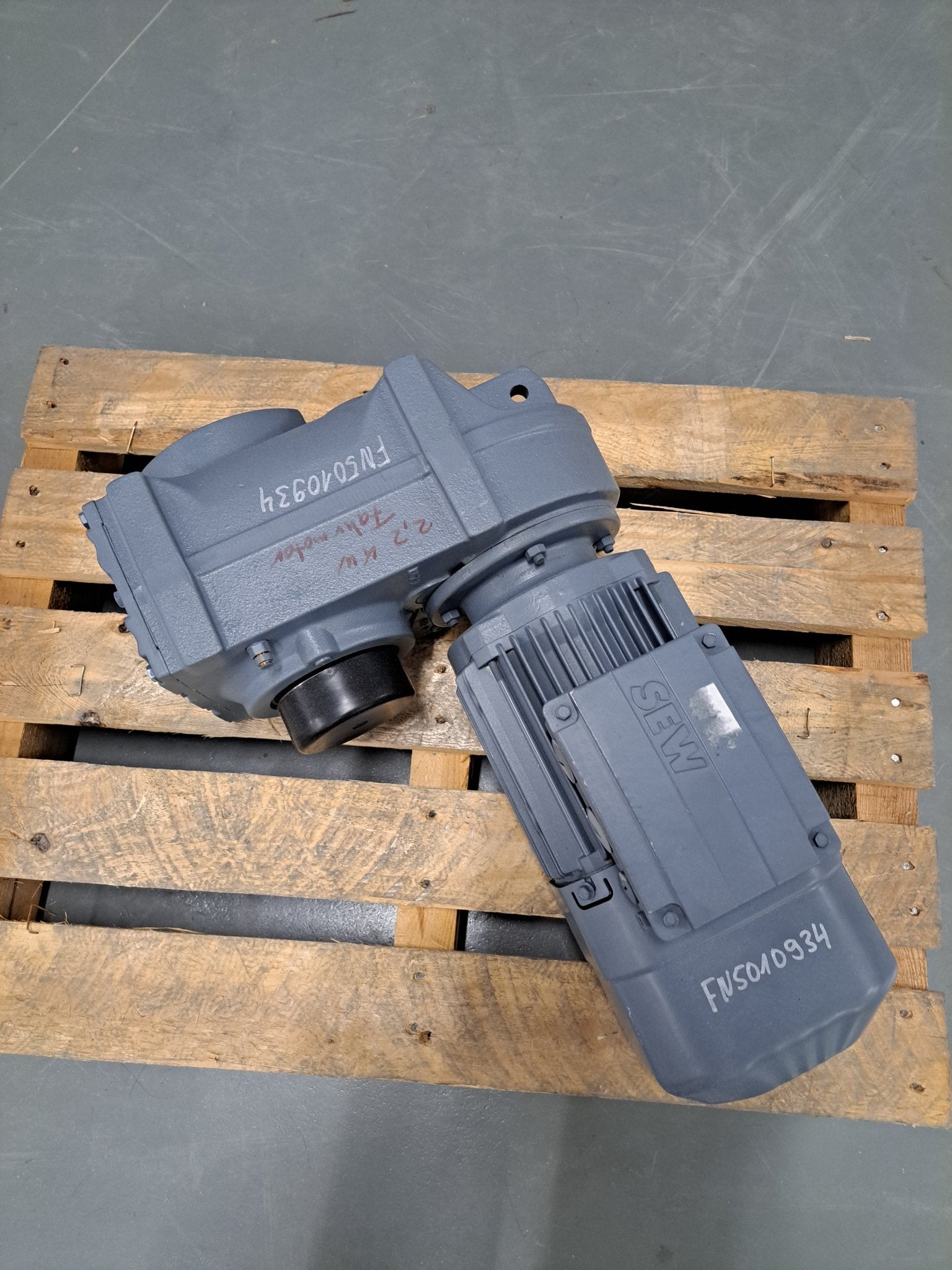 Hytrol W65.1132 | SEW - 2.0HP 113RPM ST67TDRN90L4 main image 1
