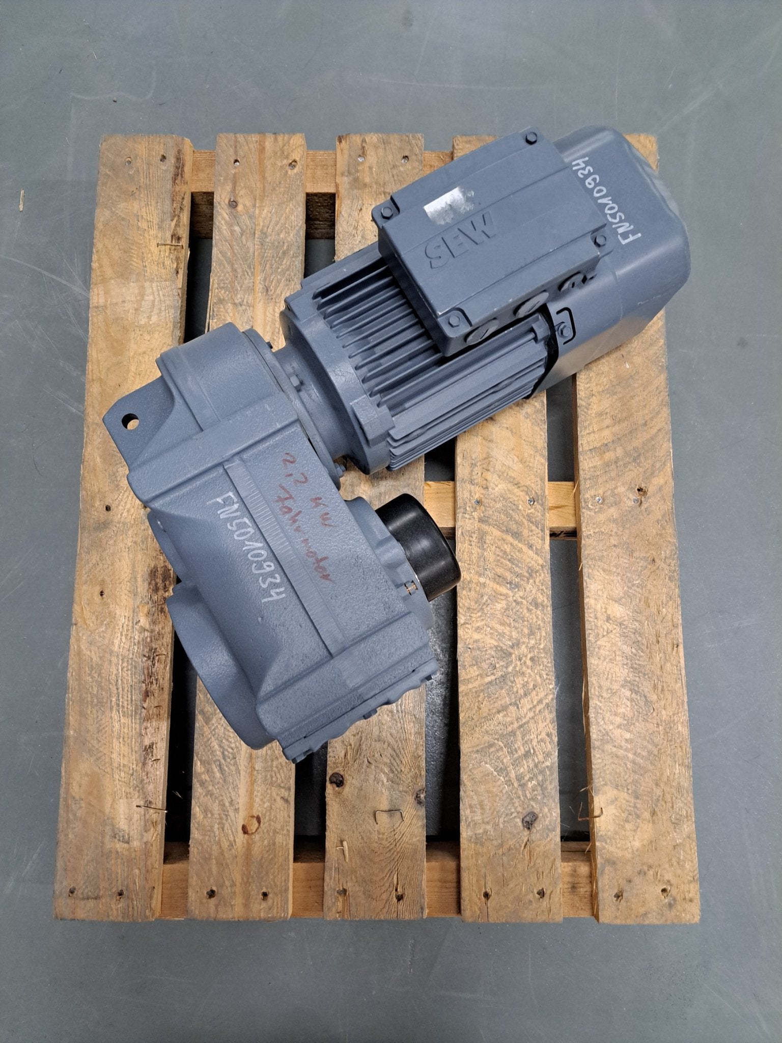 SEW Eurodrive Getriebemotor FH67DRS90L4BE2 - #product_category# | Klenk Maschinenhandel