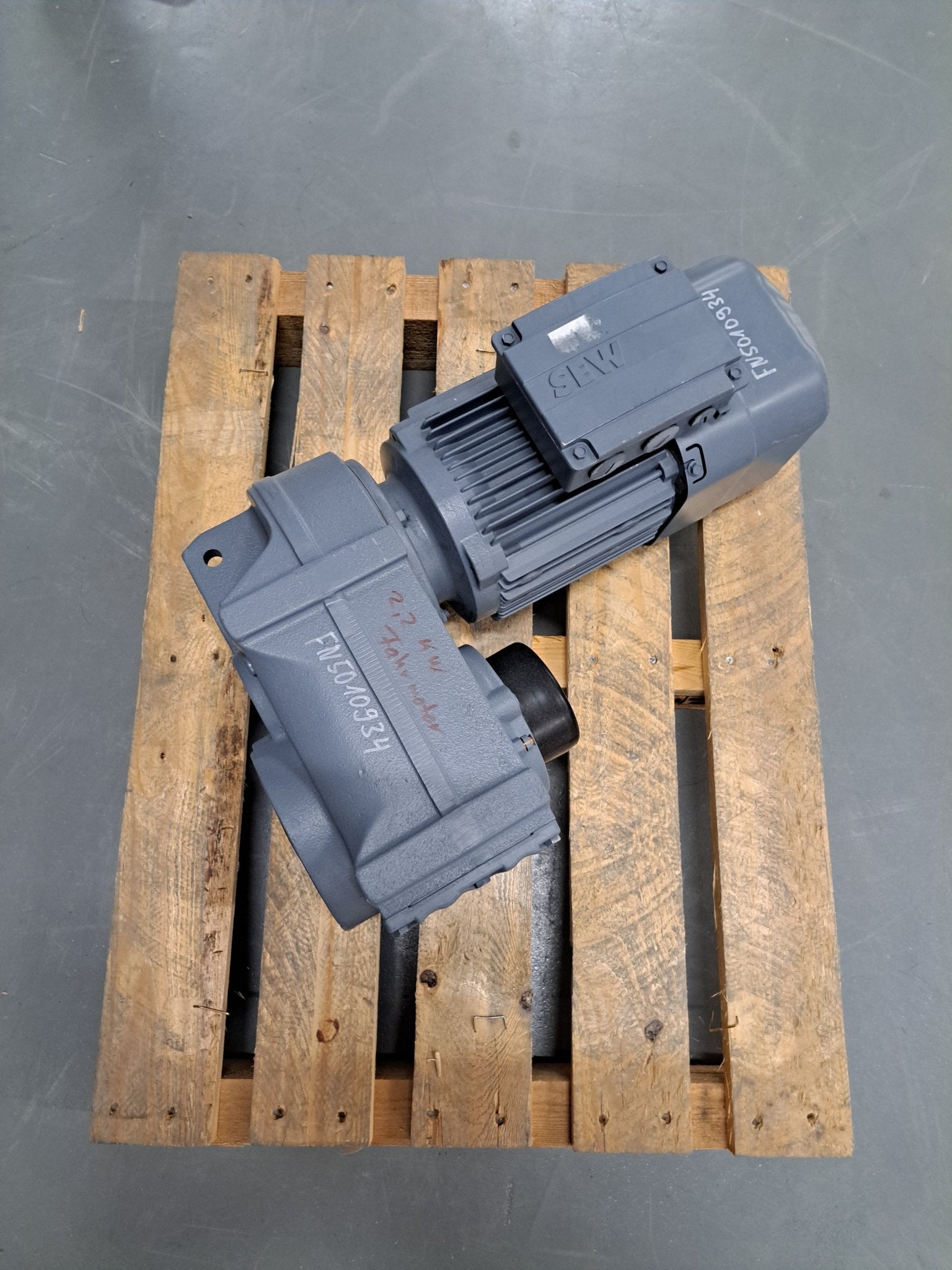 SEW Eurodrive Getriebemotor FH67DRS90L4BE2 - #product_category# | Klenk Maschinenhandel