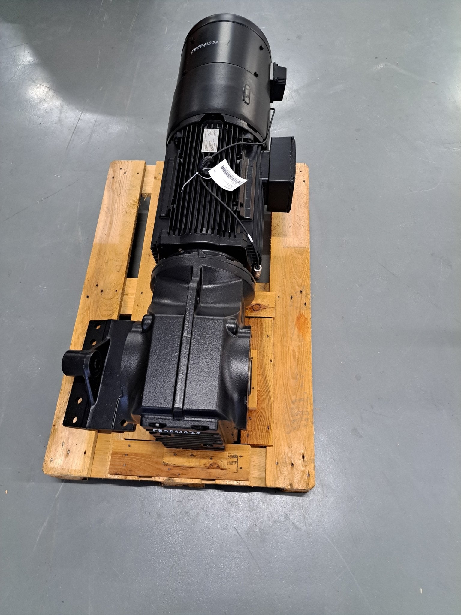 SEW Eurodrive Getriebemotor KA97/TDV180LA/BM/TF/V/AV1H - #product_category# | Klenk Maschinenhandel