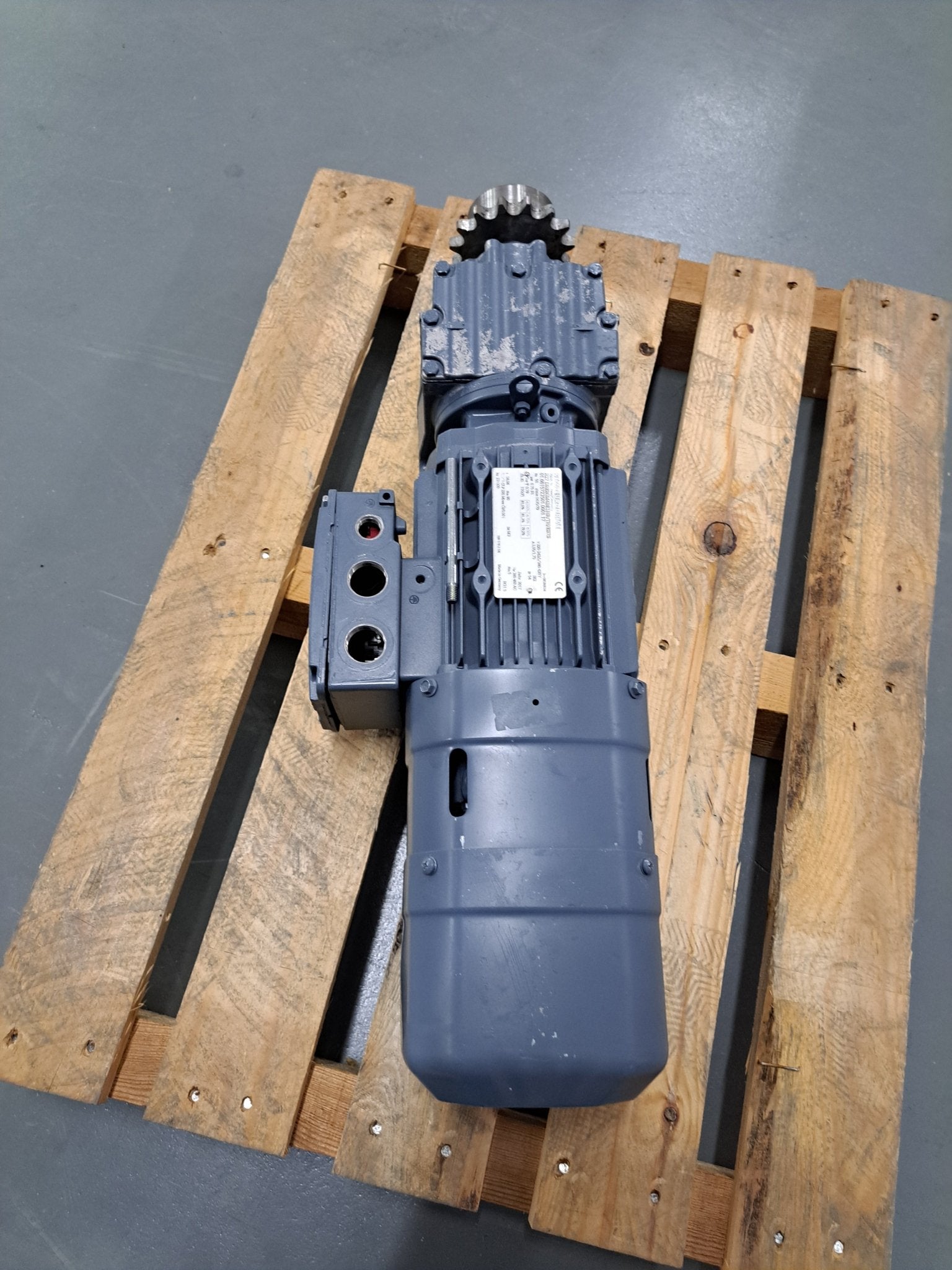 SEW Eurodrive Getriebemotor R27DRE80M4BE1HR/TH/ES7S - #product_category# | Klenk Maschinenhandel