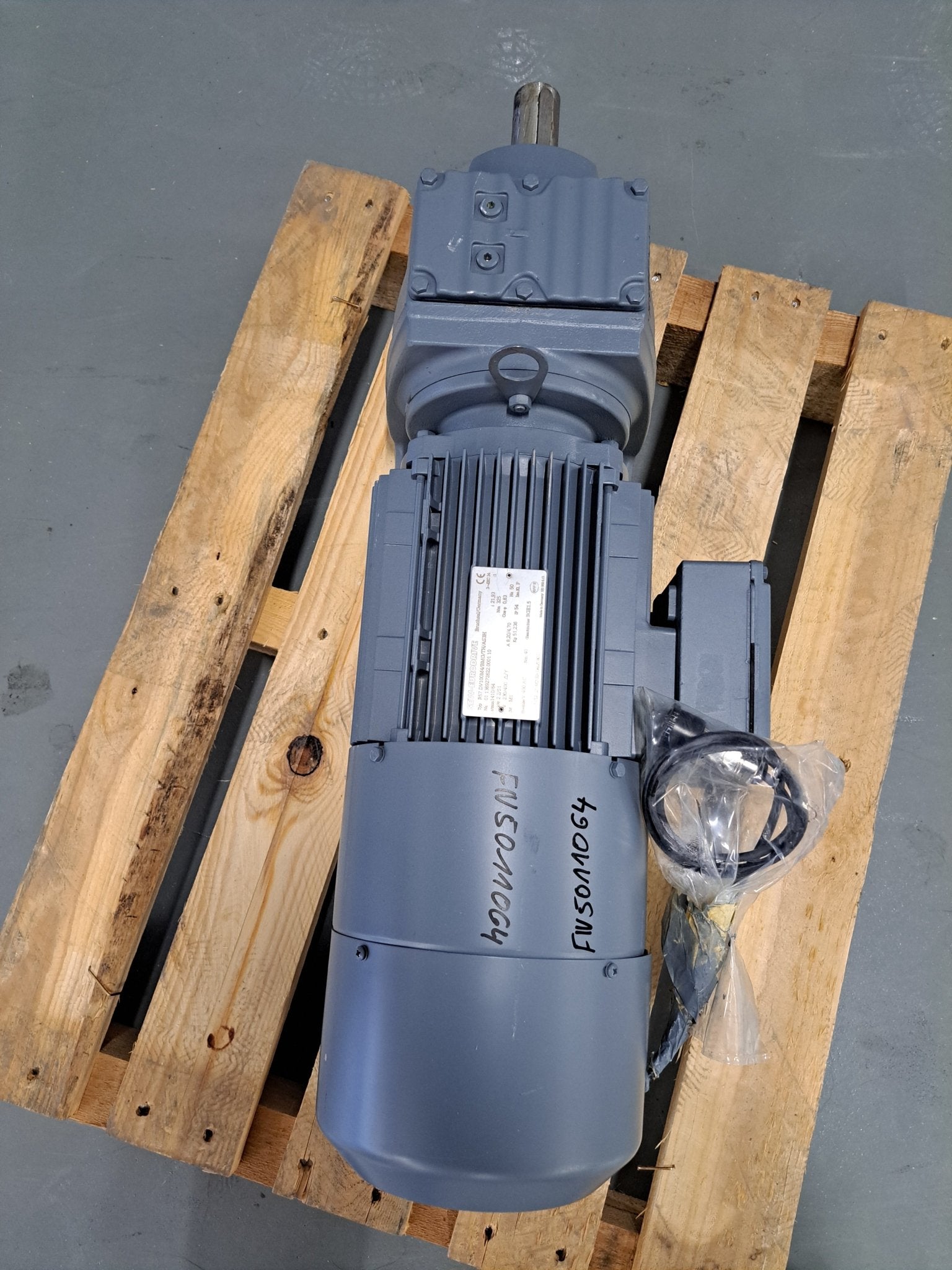 SEW Eurodrive Getriebemotor R57DV100M4/BMG/TH/AS3H - #product_category# | Klenk Maschinenhandel