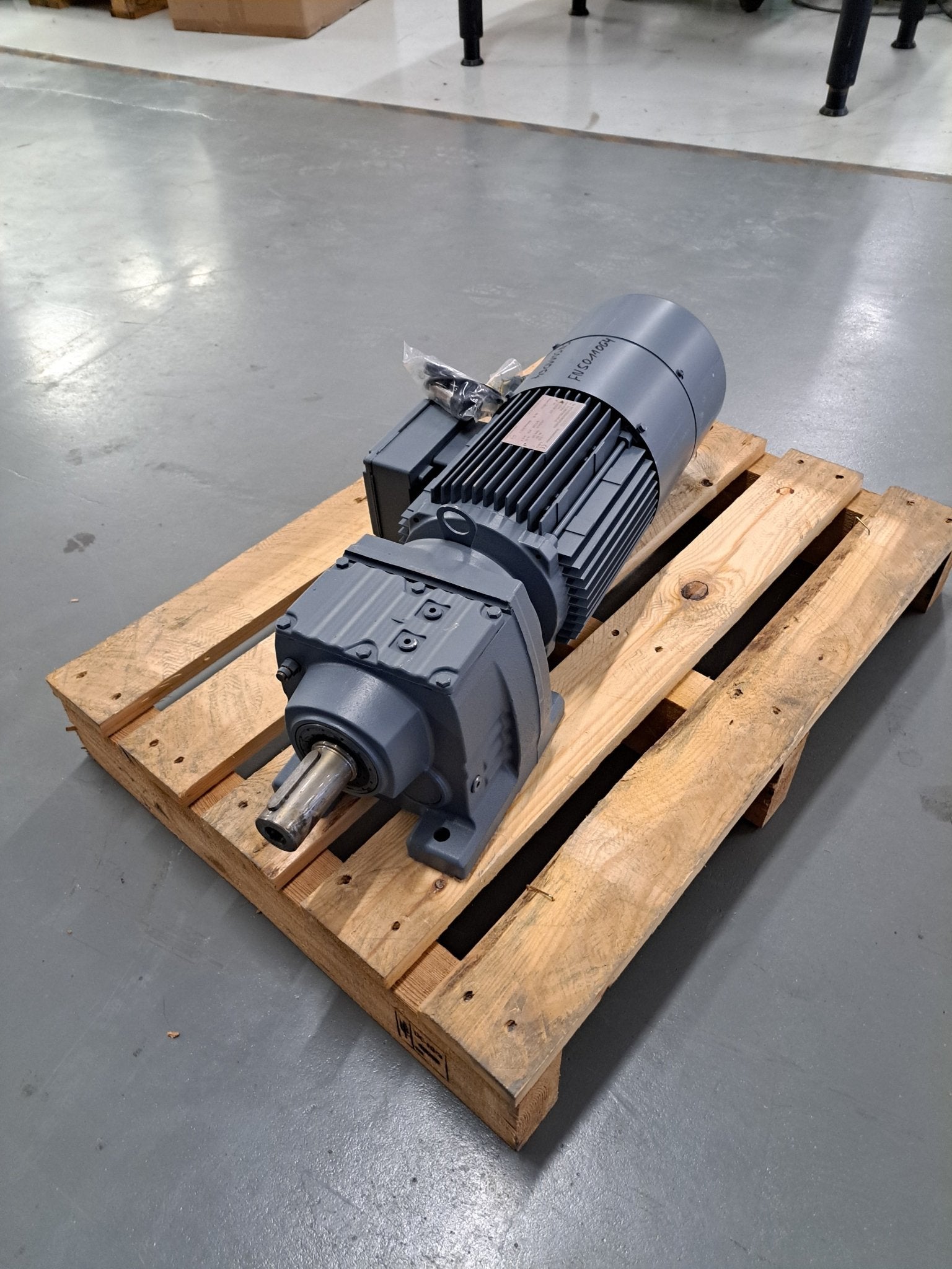 SEW Eurodrive Getriebemotor R57DV100M4/BMG/TH/AS3H - #product_category# | Klenk Maschinenhandel