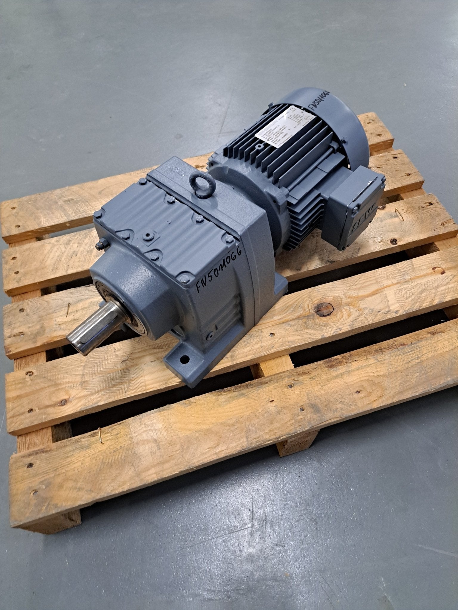 SEW Eurodrive Getriebemotor R67DT90LA/TF - #product_category# | Klenk Maschinenhandel