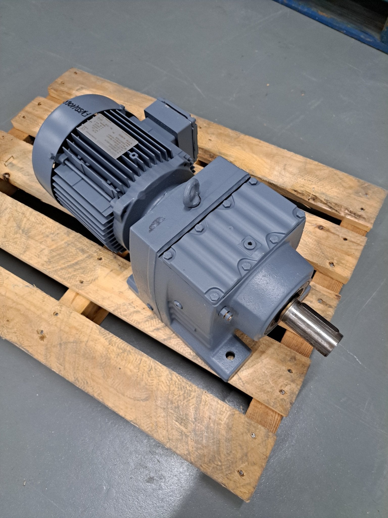 SEW Eurodrive Getriebemotor R67DT90LA/TF - #product_category# | Klenk Maschinenhandel