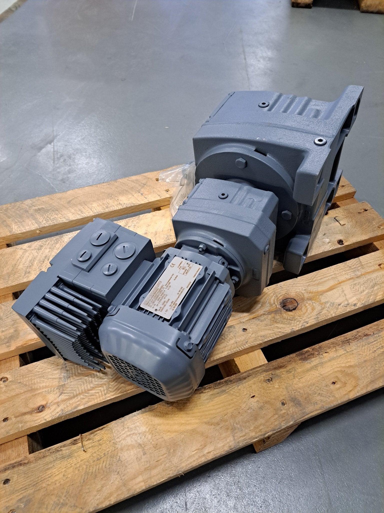 SEW Eurodrive Getriebemotor R77R37DRS71S4/MM03 - #product_category# | Klenk Maschinenhandel