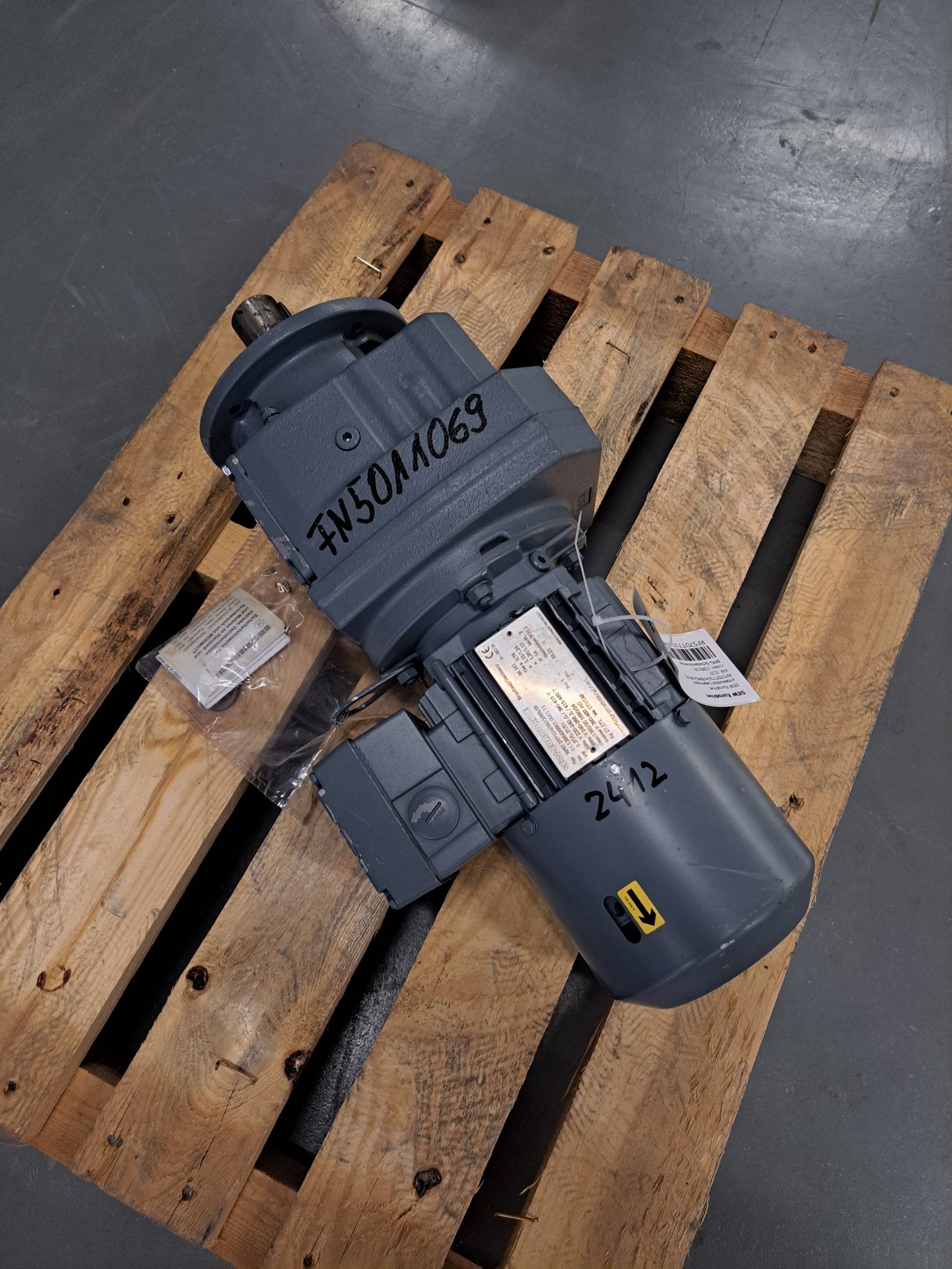 SEW Eurodrive Getriebemotor RF57DT71D4/BMG/HR/IS - #product_category# | Klenk Maschinenhandel