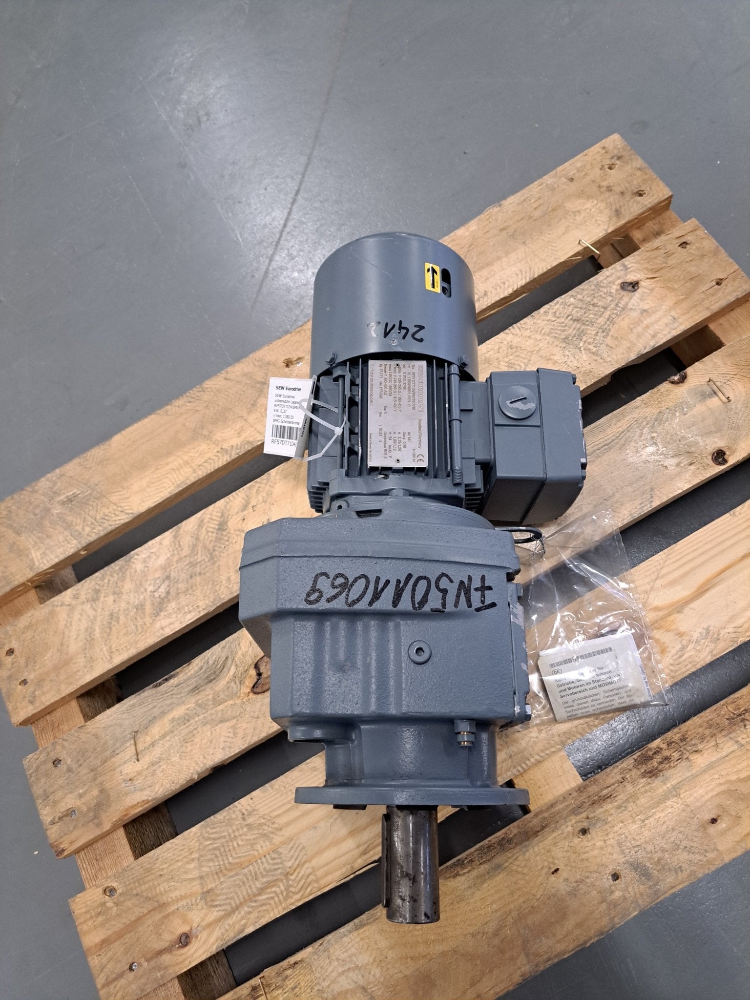 SEW Eurodrive Getriebemotor RF57DT71D4/BMG/HR/IS - #product_category# | Klenk Maschinenhandel