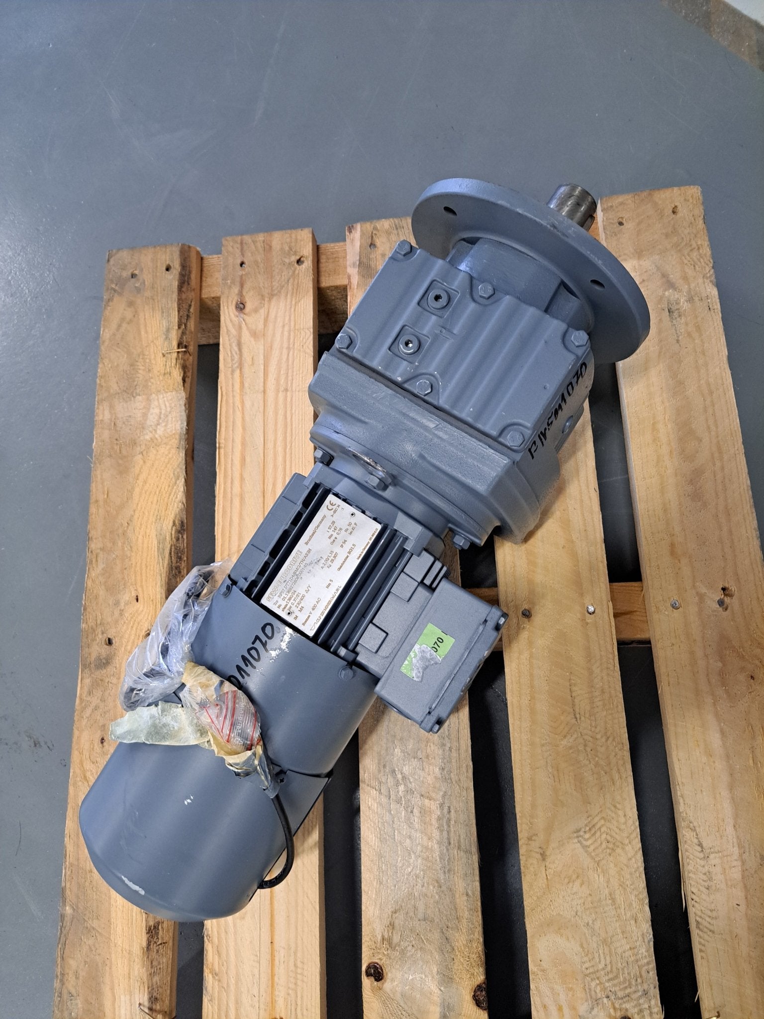 SEW Eurodrive Getriebemotor RF57DT71D4/BMG/TH/AS3H - #product_category# | Klenk Maschinenhandel