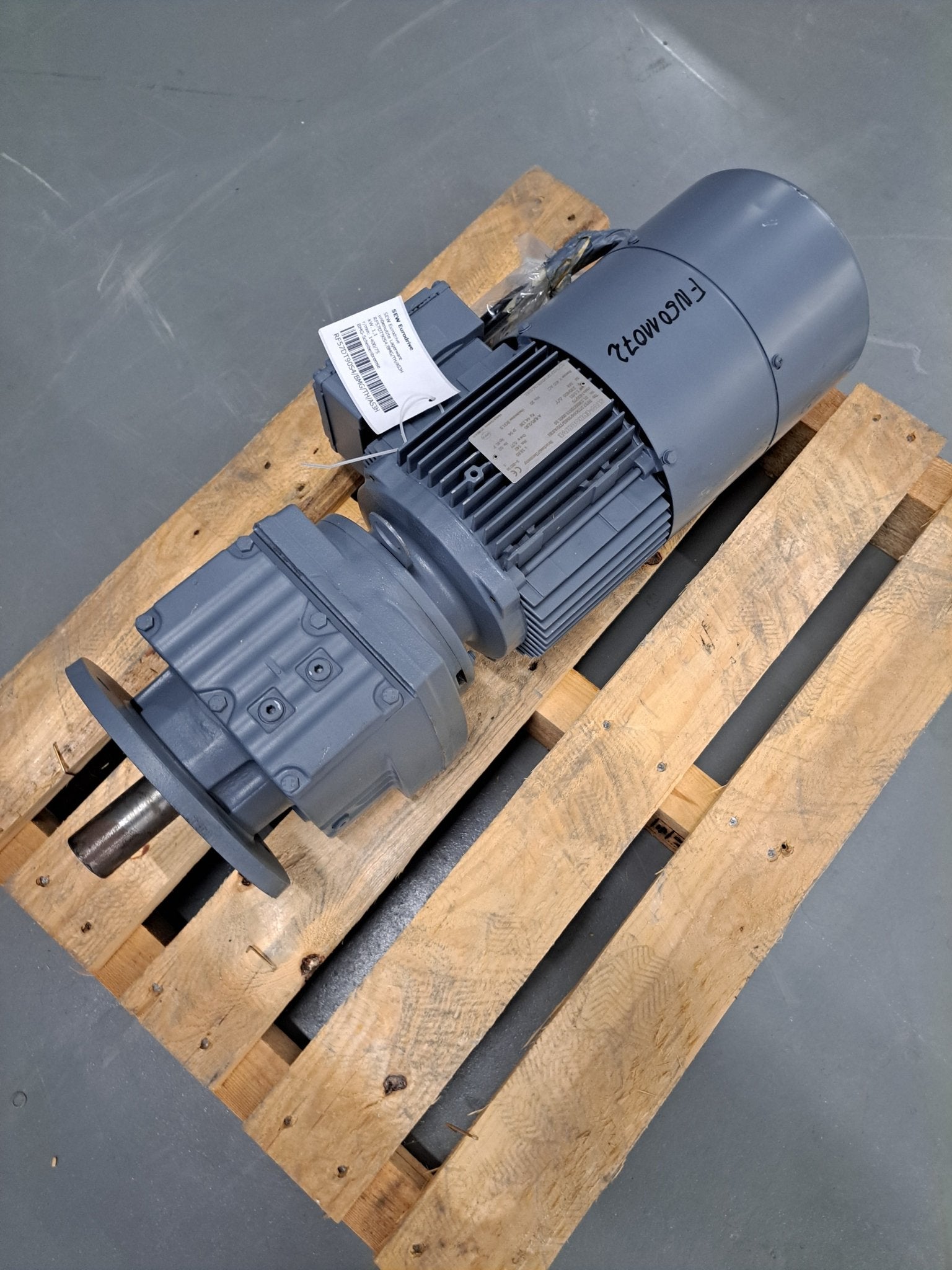 SEW Eurodrive Getriebemotor RF57DT90S4/BMG/TH/AS3H - #product_category# | Klenk Maschinenhandel