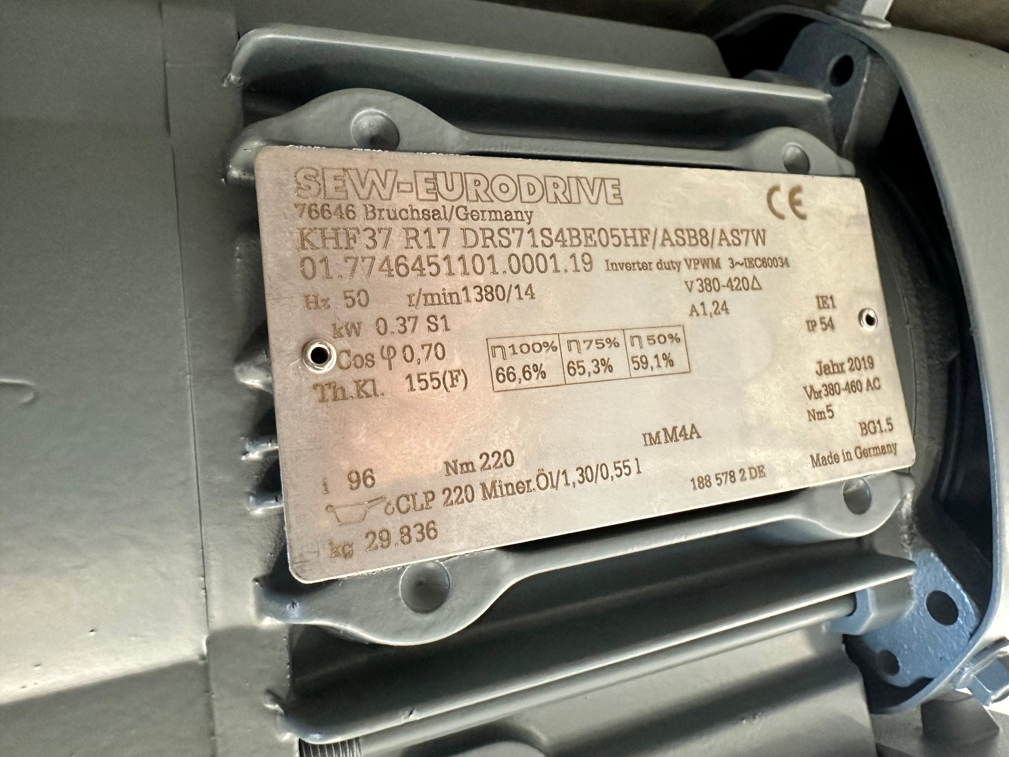 SEW Eurodrive Servo-Getribemotor KHF37R17DRS71S4BE05HF/ASB8/AS7W - #product_category# | Klenk Maschinenhandel