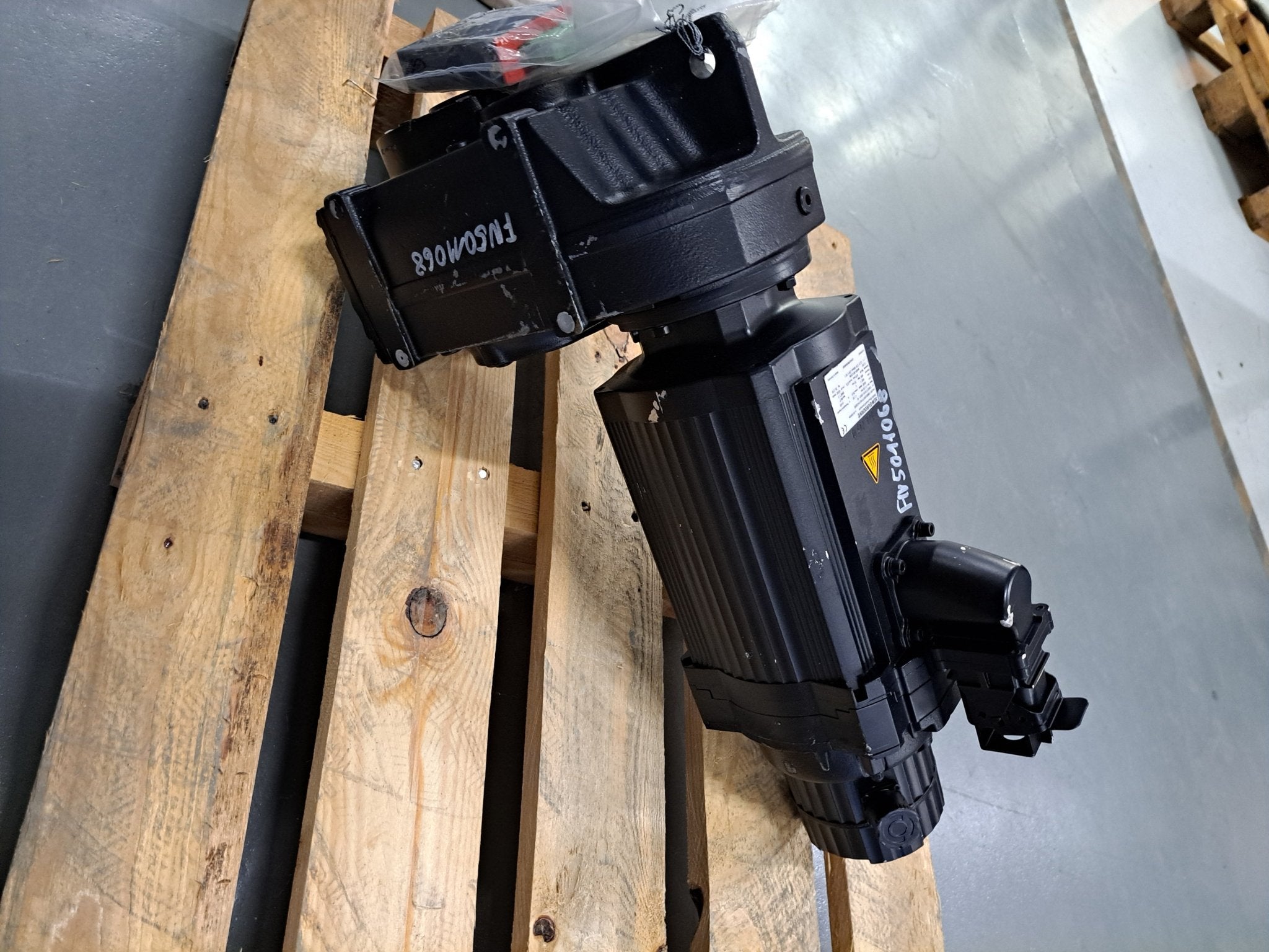 SEW Eurodrive Servo-Getriebemotor FA47B CM90S/BR/TF/AS1H/SB50 - #product_category# | Klenk Maschinenhandel