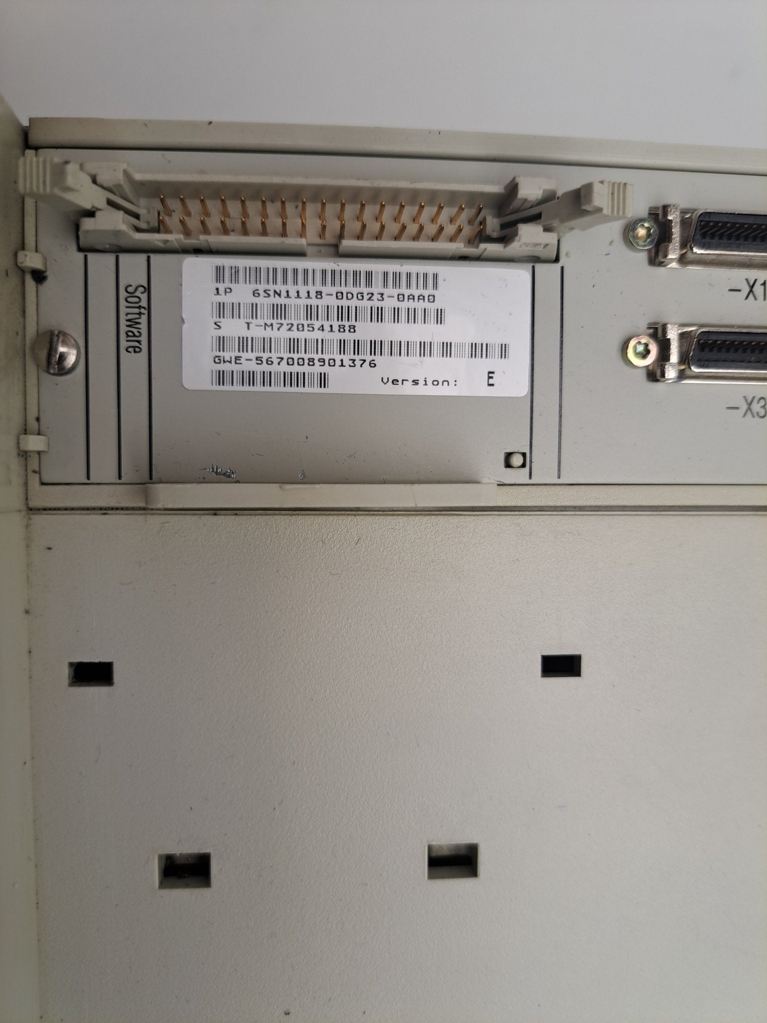 Siemens SIMODRIVE 611 6SN1123-1AA01-0FA1 / 6SN1118-0DG23-0AA0 - #product_category# | Klenk Maschinenhandel