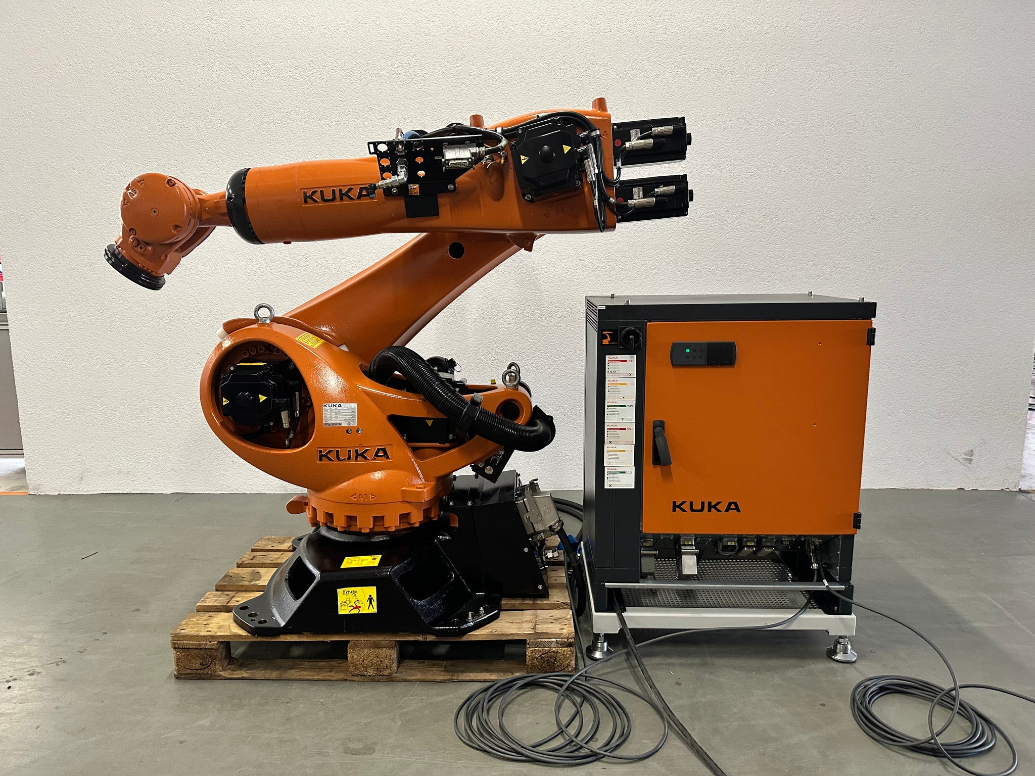 KUKA KR90R2700pro KRC4 - KLEMA Maschinenhandel