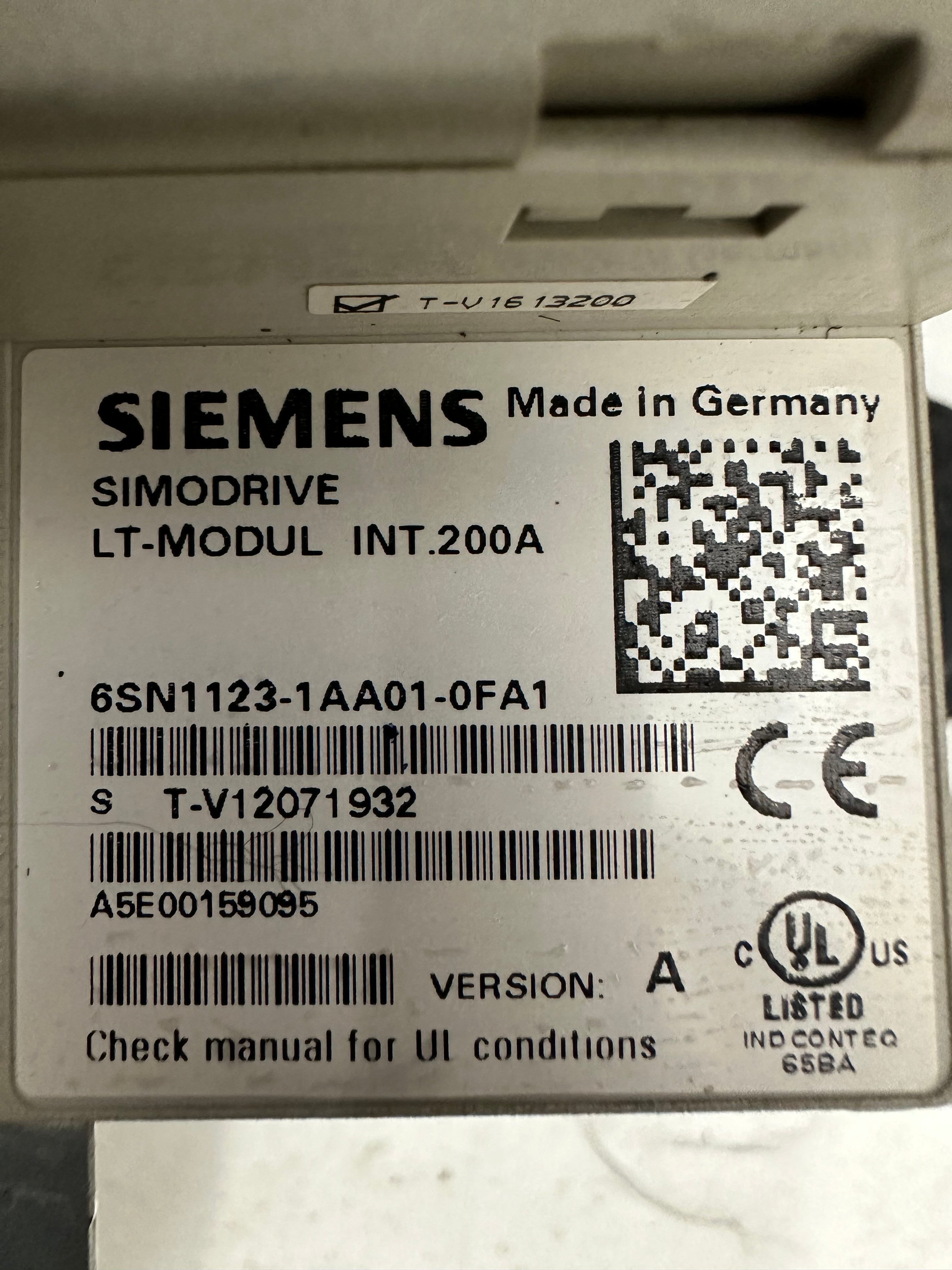 Siemens SIMODRIVE 611 6SN1123-1AA01-0FA1 / 6SN1118-0DM23-0AA