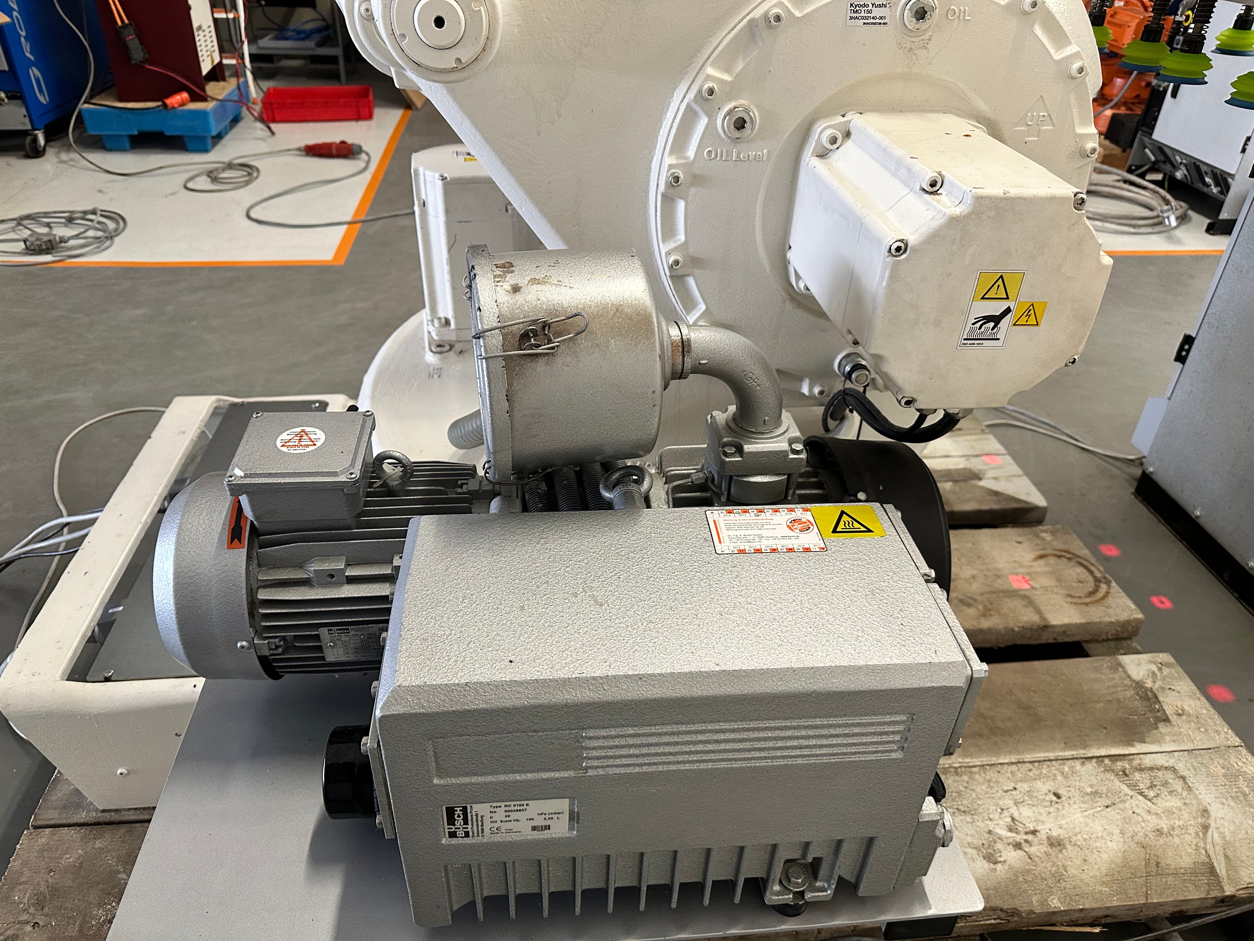 ABB IRB 660-180/3.15 palletizing robot with vacuum pump and gripper