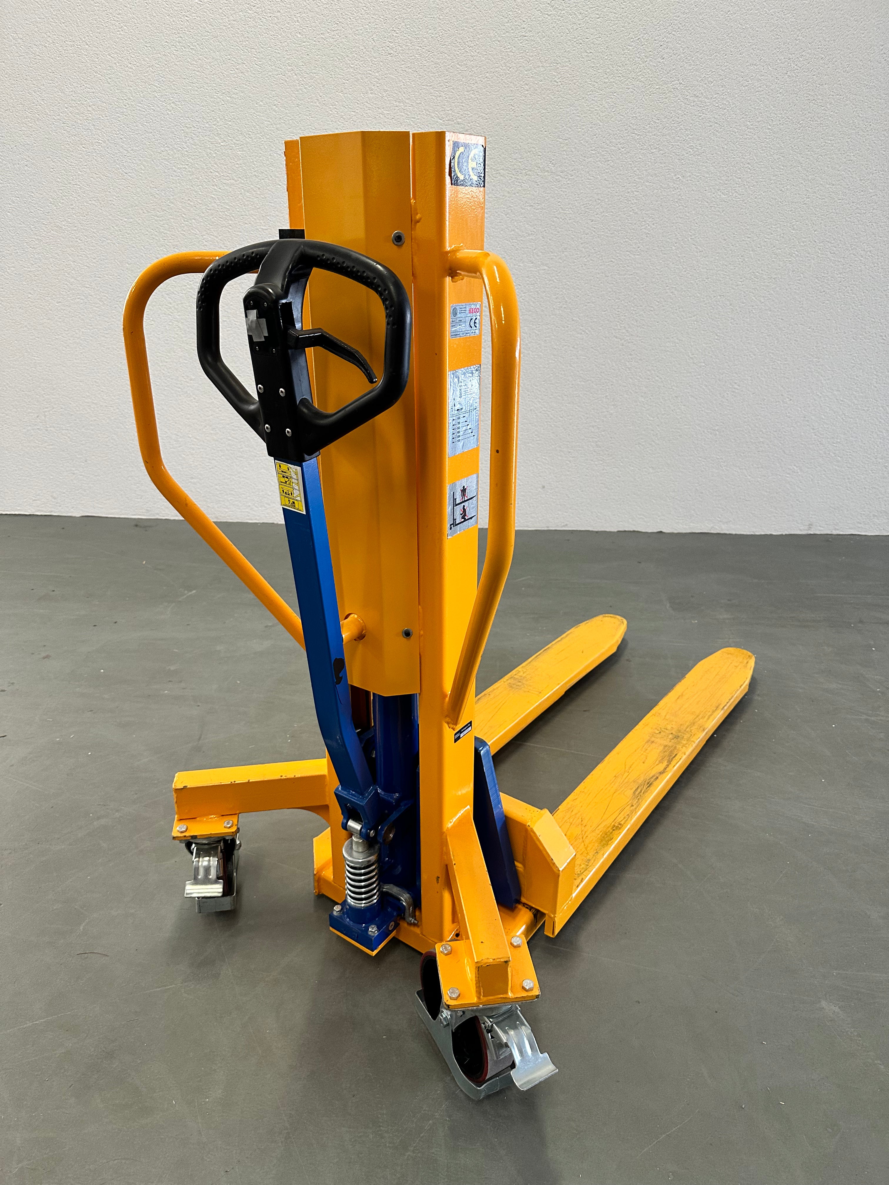 Seco pallet jack with fork tilt PHK800