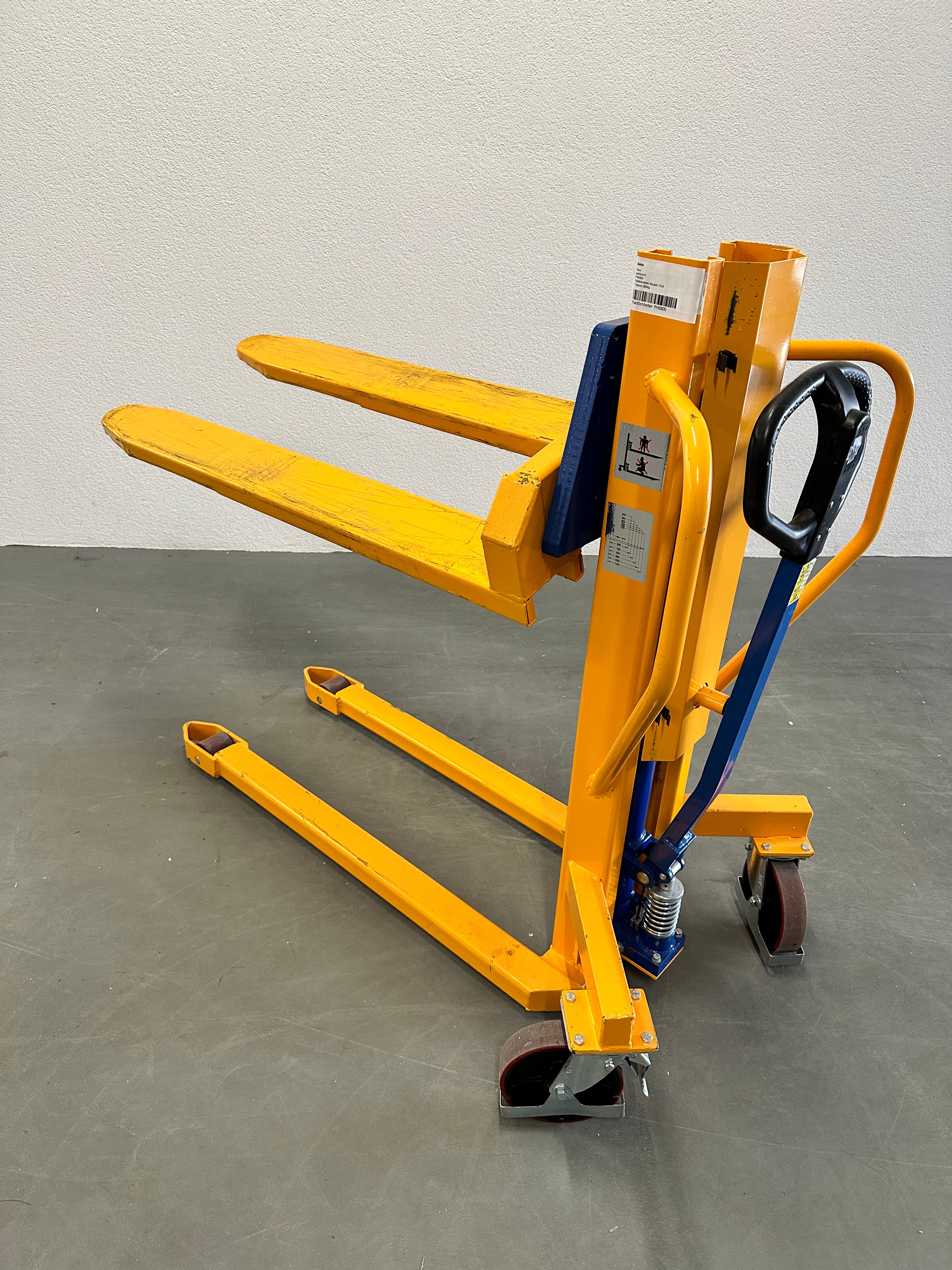 Seco pallet jack with fork tilt PHK800