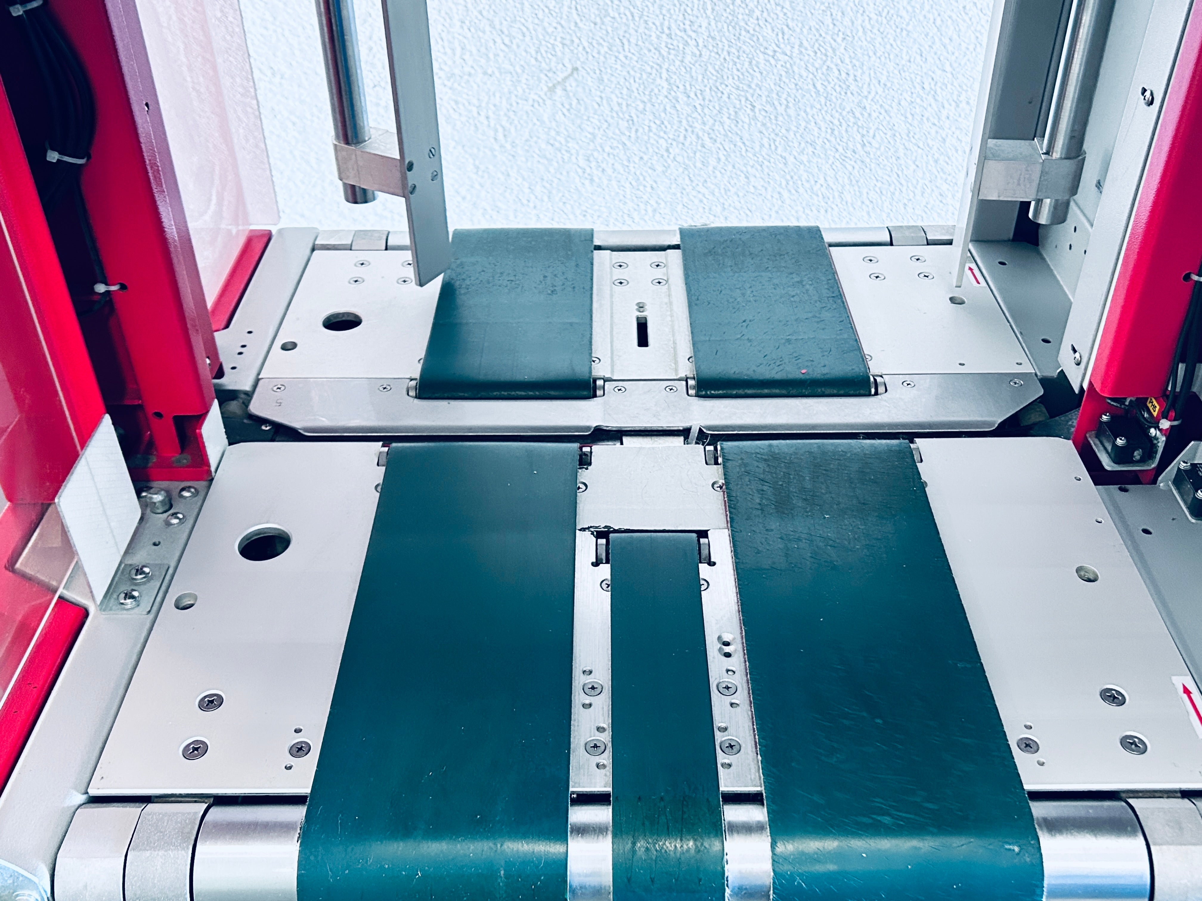 TITANAS Vollautomatische Umreifungsmaschine TP-702NS