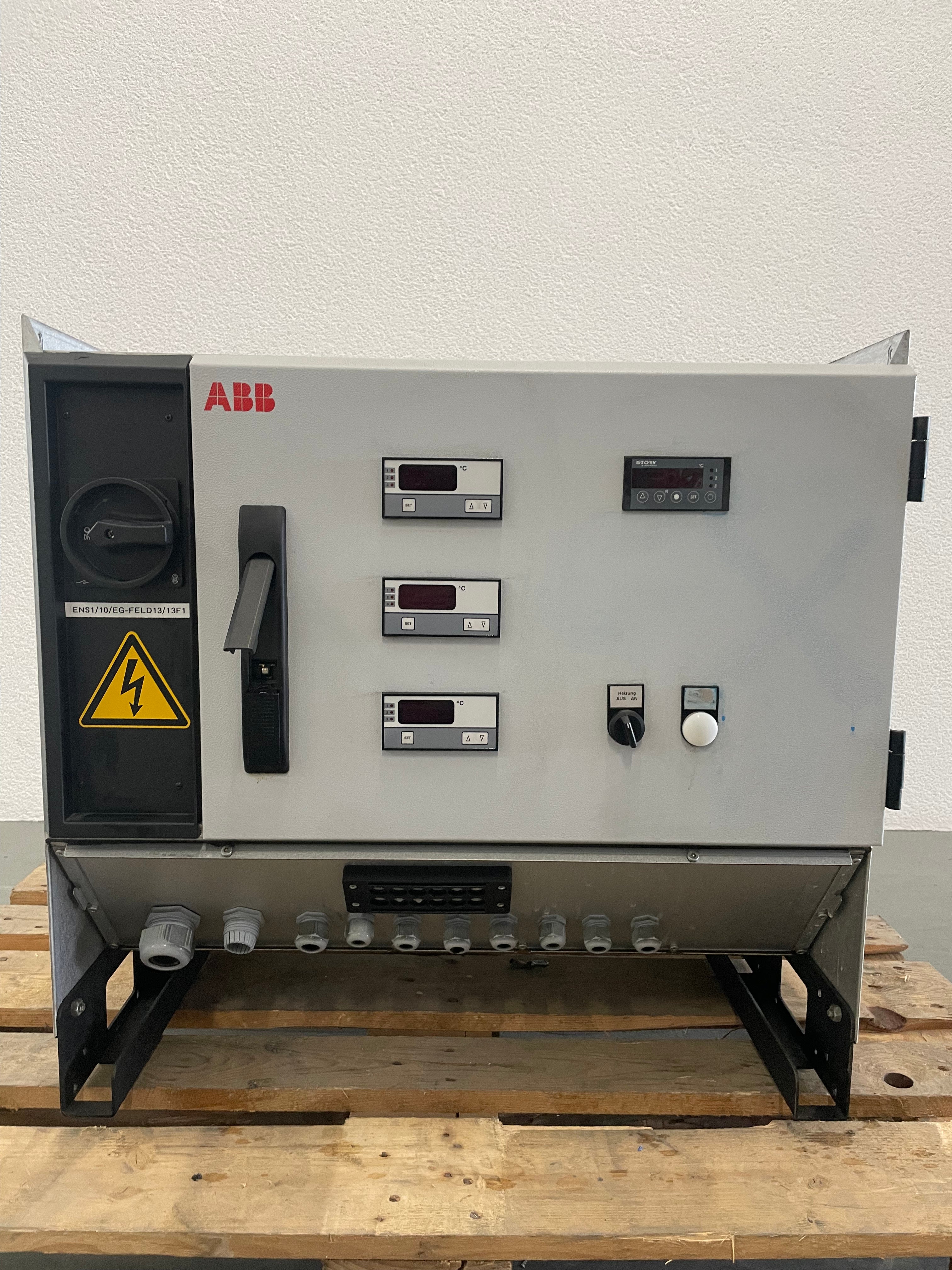 Sistemas de alojamiento ABB con control de temperatura.