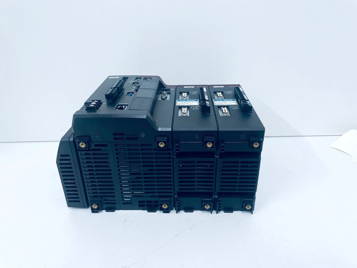 Keyence Vision System XG-X2800 with 2x CA-E110LJ
